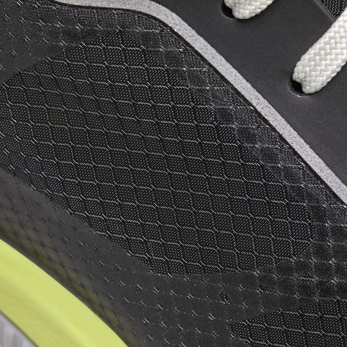 #color_Black & Daiquiri Green